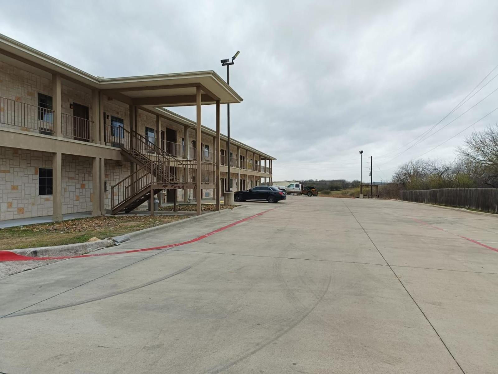 Westwood Inn By Oyo Gonzales Tx Exterior foto